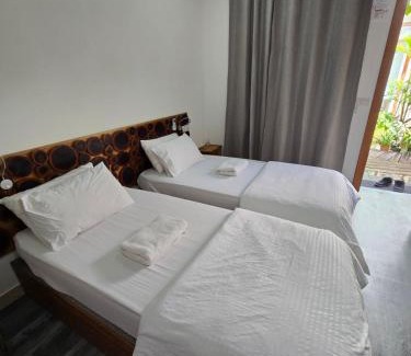 Thulusdhoo Island Casa | Sun & Surf