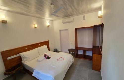 Thulusdhoo Island Casa | Sun & Surf