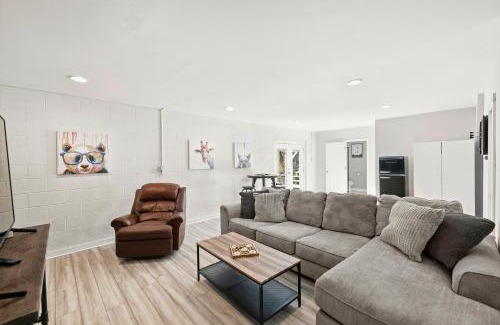 Mayhew Casa | Sun Up Sun Down by AvantStay Pool w Waterfall