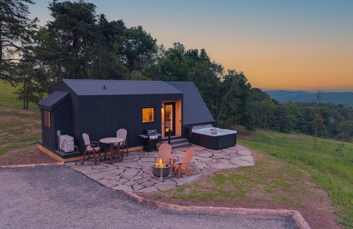 Augusta Casa | Sun Valley Overlook A-Frame | Wow Views + Hot Tub