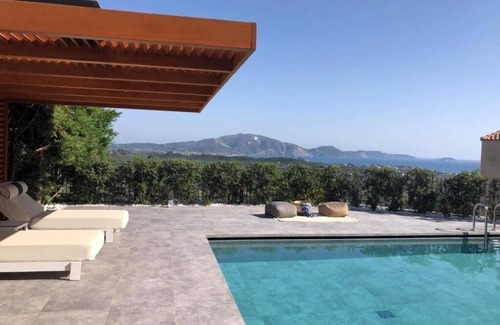 Lithakia Villa | VILLA I CON VISTA AÉREA (135m², Vista al Mar, Piscina Infinita)