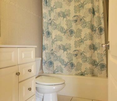 North End Apartamento | Sunbeach Condo 900 Wesley Avenue Unit 109