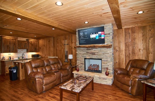 Cherry Log Cabina | Sunbeam Mt Vista Panoramic View Hot Tub Game Room Pet Friendly