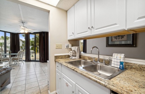 Panama City Beach Condominio | Sunbird Beach Resort by Book That Condo