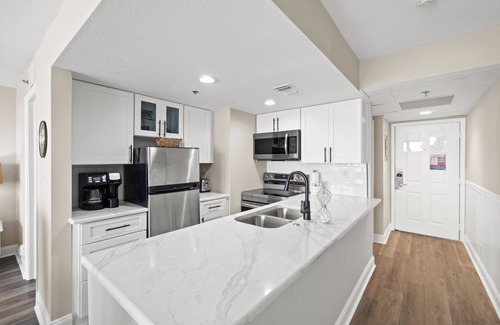 Panama City Beach Condominio | Sunbird Beach Resort by Book That Condo