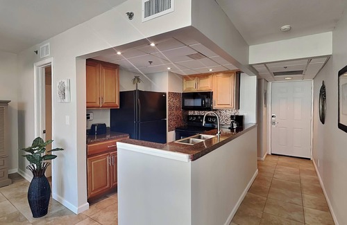 Panama City Beach Complejo | Sunbird Beach Resort by Southern Vacation Rentals