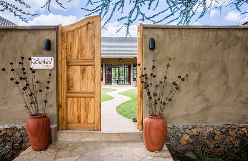 Arusha Cabaña | Sunbird Cottage, Casa de campo exclusiva ubicada en campo de golf de 18 hoyos, Tanzania