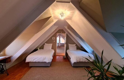 Grotto Bay Casa | Sunbird House