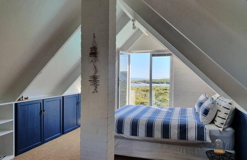 Grotto Bay Casa | Sunbird House
