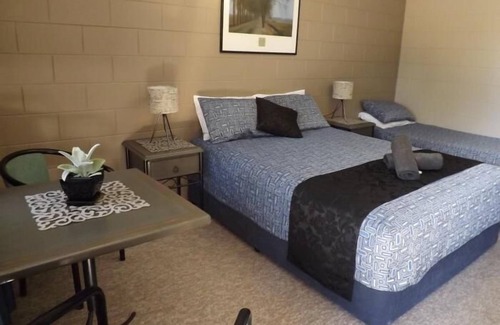 Julago Hotel | Sunbird Motel