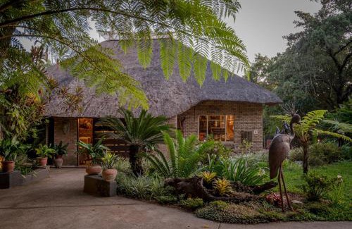 Thorny Bush Game Reserve Cabina | Sunbirds Oasis Lodge