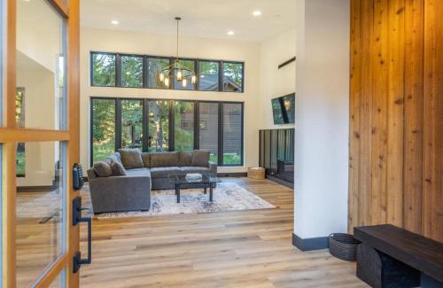 Cle Elum Casa | Suncadia 4 Bdrm Pet Friendly home with Hot tub and Game Room