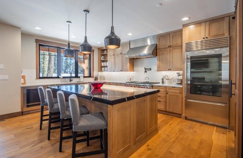 Cle Elum Casa | Suncadia 7 Bdrm Home with Hot Tub Overlooking Golf Course