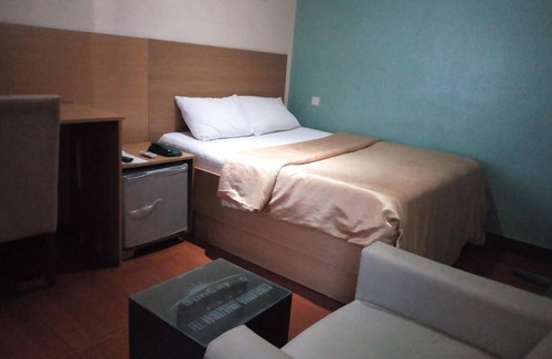 Surulere Cama Y Desayuno | Suncity Hotel