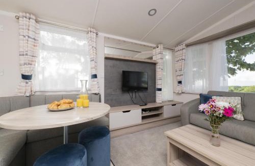 Looe Casa | Suncrest Plus Caravan by Belvilla