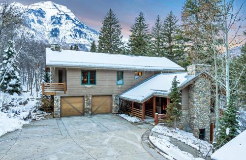 Sundance Casa | Sundance Splendor- 5-Bed Cabin Oasis with Majestic Mountain Views