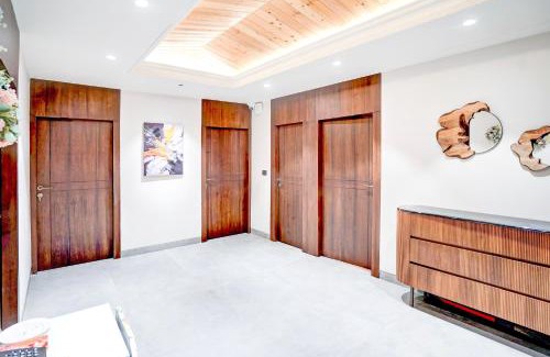 Theog Casa | Sunday Premium 5 BHK Villa Mihika, Shimla