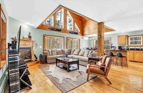 Sunday River Area Casa | Sunday River 5 Min! Family / Group / Couples Retreat!