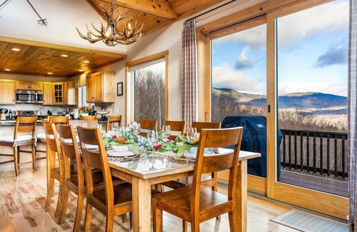 Sunday River Area Casa | Sunday River MTN Views! Slps 12! HotTub! Lux home