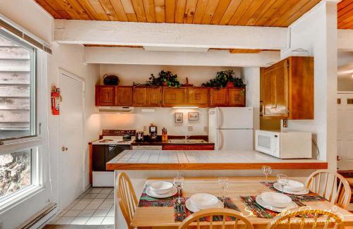 Four O'Clock Apartamento | Sundowner T6 by Ski Country Resorts