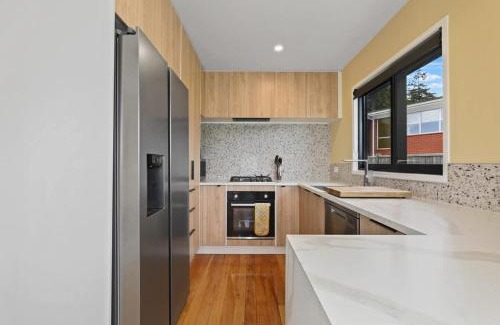 Springfield Casa | Sundrenched 70's