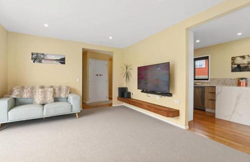 Springfield Casa | Sundrenched 70's