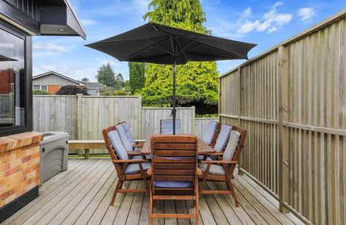 Springfield Casa | Sundrenched 70's