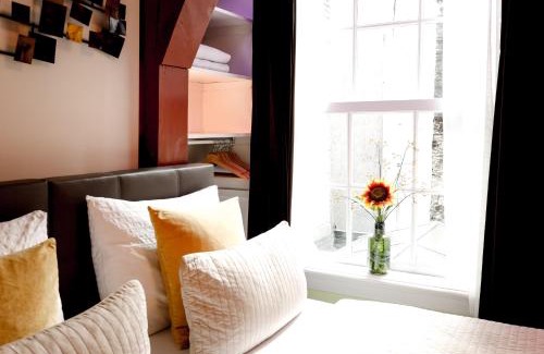 Burgwallen Nieuwe Zijde Casa | Sunflower Amsterdam