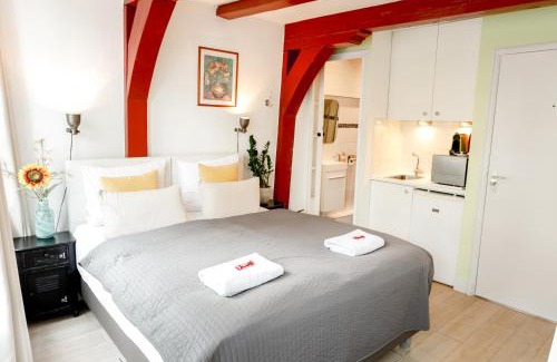 Burgwallen Nieuwe Zijde Casa | Sunflower Amsterdam