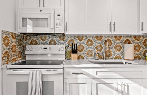 Southside Apartamento | "Sunflower Cottage Apt" 2/1