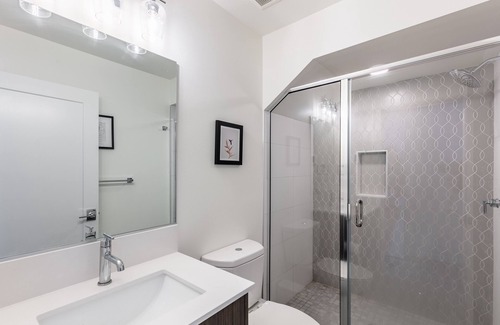 Broadway Condominio | Sunflower house