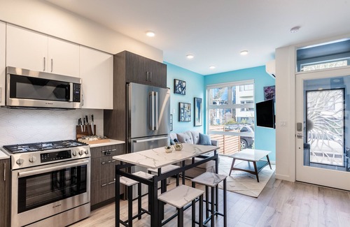 Broadway Condominio | Sunflower house