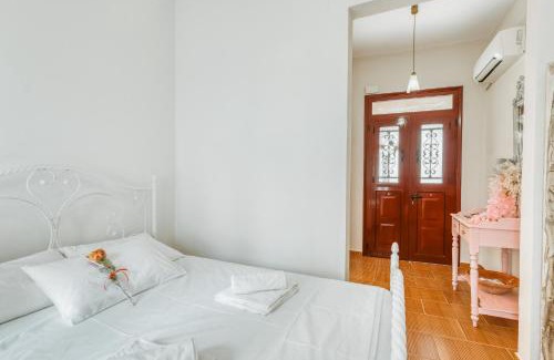 Ionia Casa | Sunflower Kallimasia