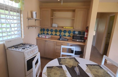Runaway Bay Apartamento | Sunflower Villas