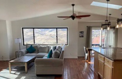 Reno Casa | Sunflower Vista
