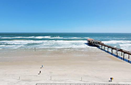Daytona Beach Shores Casa | Sunglow Resort Condo Unit 701