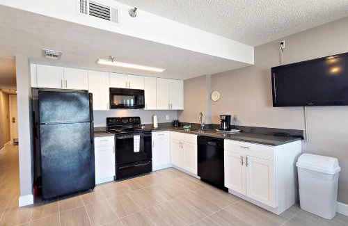 Daytona Beach Shores Casa | Sunglow Resort Condo Unit 701