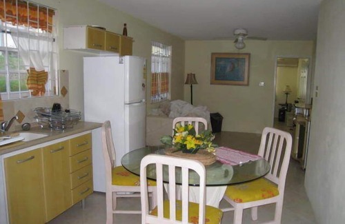 Heywoods Park Hotel | Sungold House Barbados