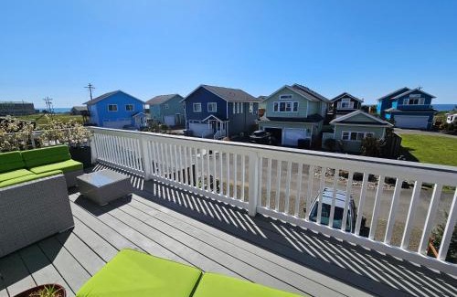 Pacific Beach Casa | Sunkissed, Est 2015 - 90 Sec Drive to Beach, Firepit, Privacy Fenced Yard, Gardens