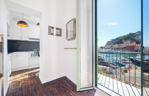 Lazaret Apartamento | Sunlight Properties - Capitaine 54 - 1 Bed rental apartment, balcony, port view