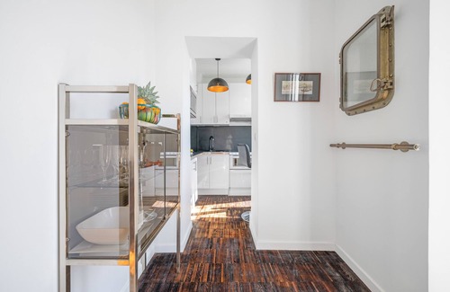 Lazaret Apartamento | Sunlight Properties - Capitaine 54 - 1 Bed rental apartment, balcony, port view