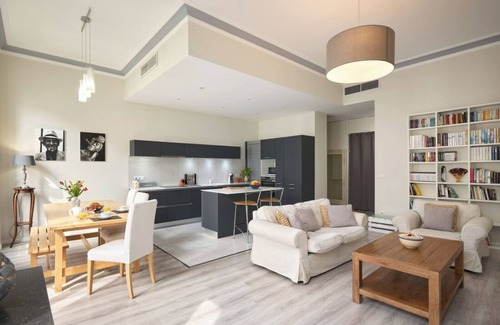Lepante Quarter Apartamento | Sunlight Properties GISELE: Hyper centre, 1 bedroom with bright modern living