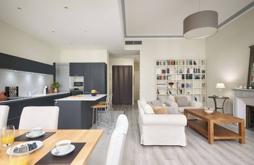 Lepante Quarter Apartamento | Sunlight Properties GISELE: Hyper centre, 1 bedroom with bright modern living