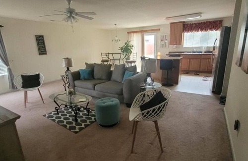 Athens Casa | Sunlight Rancher W/ Nice Back Yard...