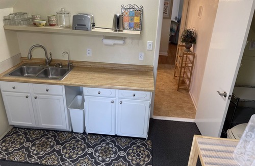 Cedar Falls Casa | Sunlight Splendor Suite at Twin Oaks by the Trails - Upstairs Apartment in Home