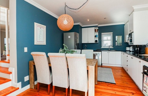 Knysna Central Casa | Sunlit 3-bedroom house in a secure marina estate in Knysna