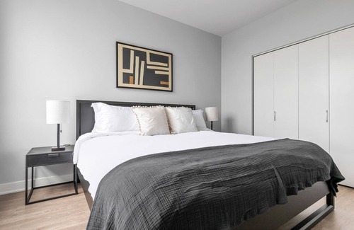 Arlington Heights Apartamento | Sunlit Arlington Heights 1BR w/ Gym & W/D, near I-90, by Blueground