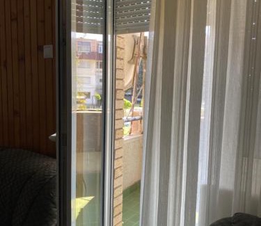 Mejë Apartamento | Sunlit City Apartment Gjakova