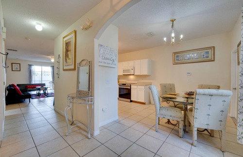 Sunset Ridge Casa | Sunlit Davenport Family Home w/ Lanai & Gas Grill!