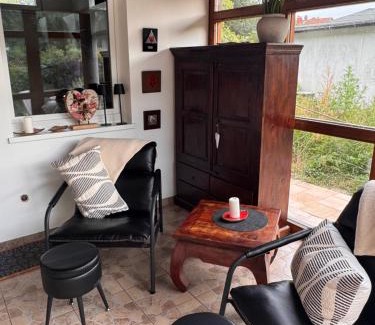 Krummendorf Apartamento | Sunlit Garden am Wald Strand Warnowufer